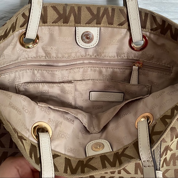 Michael Kors Tan Signature Logo Shoulder Purse - Picture 4 of 14